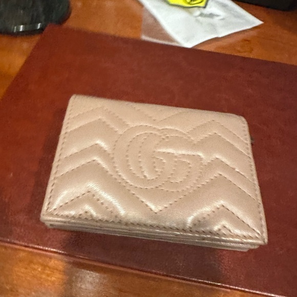 Gucci Double G Logo Calfskin Compact Wallet - Picture 3 of 13